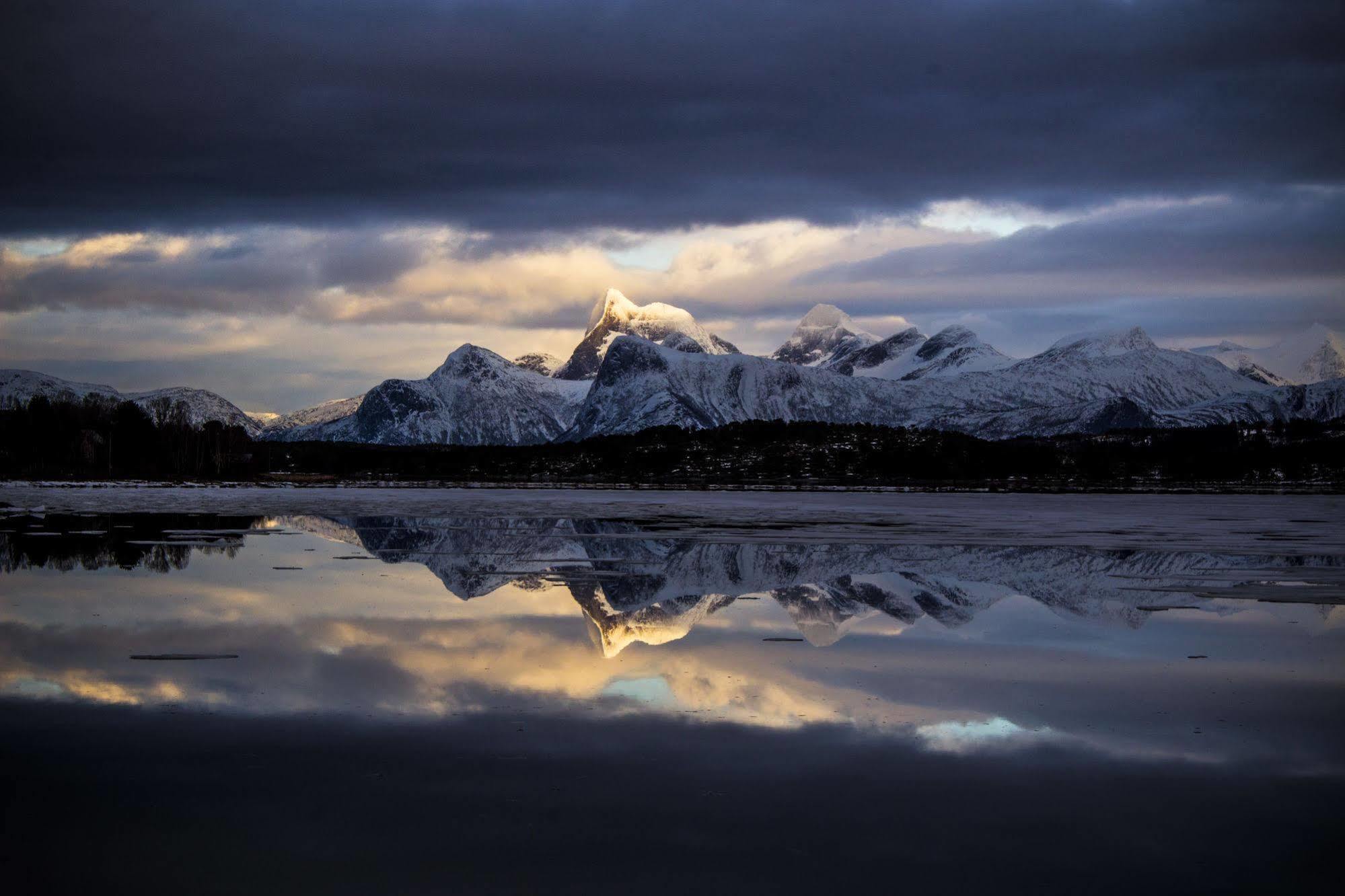 Tysfjord Hotel Storjord I Tysfjord Extérieur photo